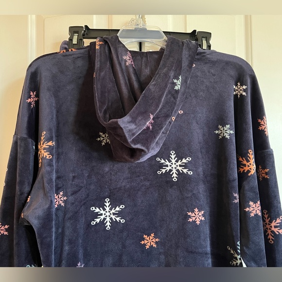 COZIE✨2 Pc PJ Set -Navy Blue Velour Background w Colorful Snowflakes- Hoodie Top - Picture 5 of 12